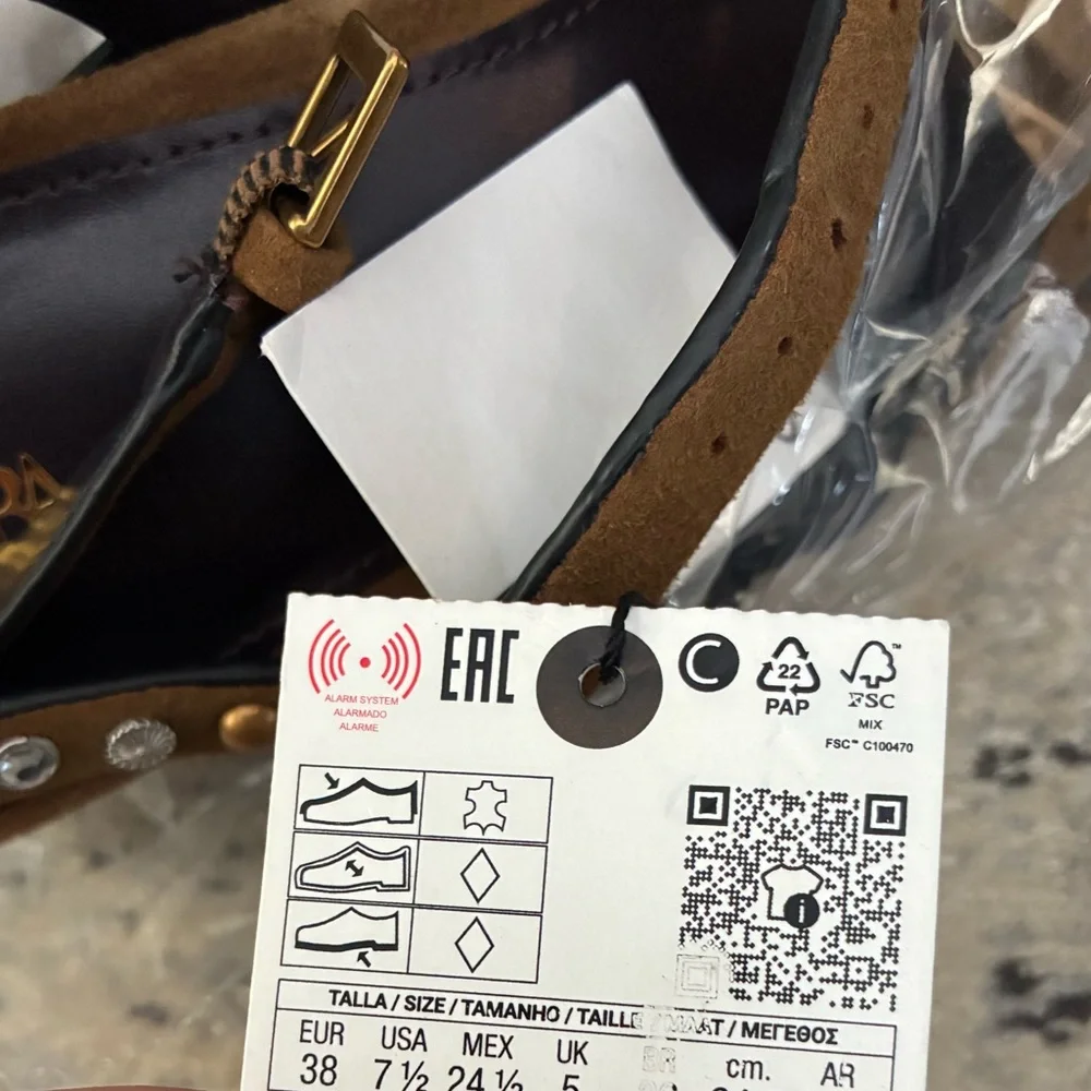 Zara NWT split leather studded kitten sandal 1346/610 - Picture 10 of 11